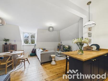 2 bedroom Flat for sale in Grove Flats, Pluckley, TN27