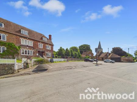 2 bedroom Flat for sale in Grove Flats, Pluckley, TN27