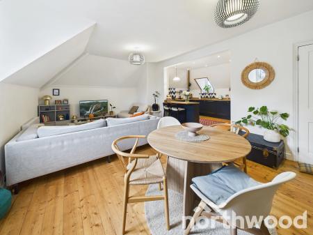 2 bedroom Flat for sale in Grove Flats, Pluckley, TN27