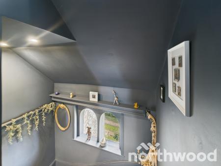 2 bedroom Flat for sale in Grove Flats, Pluckley, TN27