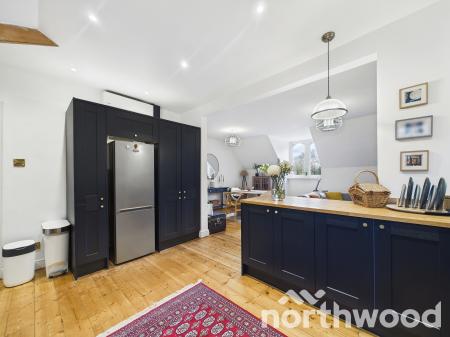 2 bedroom Flat for sale in Grove Flats, Pluckley, TN27