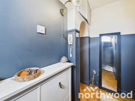 2 bedroom Flat for sale in Grove Flats, Pluckley, TN27