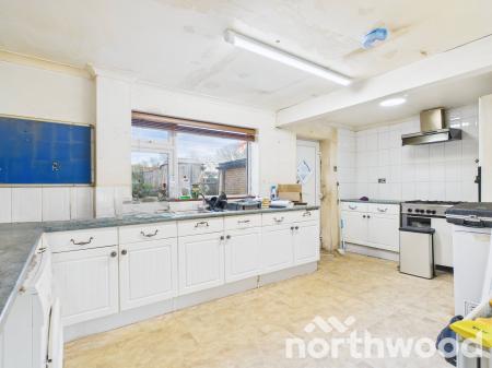 3 bedroom Semi-detached house for sale in Noakes Meadow, South Ashford, Ashford, TN23