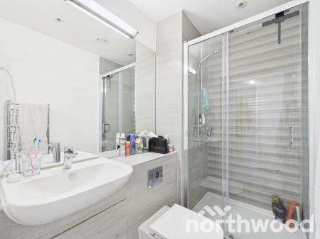 2 bedroom Apartment for sale in Leacon Road, Ashford, TN23