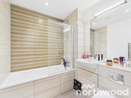 2 bedroom Apartment for sale in Leacon Road, Ashford, TN23