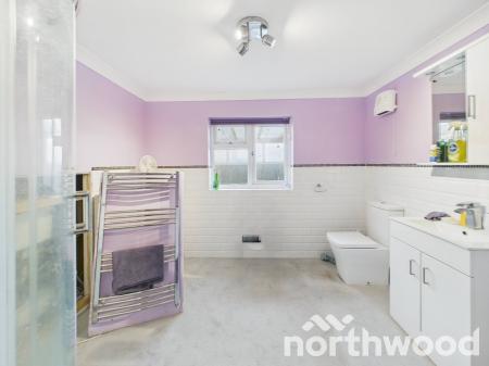 3 bedroom Bungalow for sale in Coast Drive, Romney Marsh, Lydd On Sea, TN29