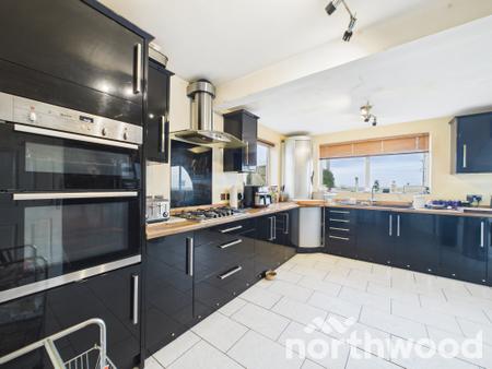 3 bedroom Bungalow for sale in Coast Drive, Romney Marsh, Lydd On Sea, TN29