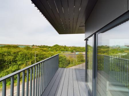 2 bedroom Flat to let in Cantia Place, Ashford, TN23