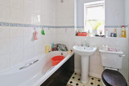 3 bedroom Detached house to let in Albert Reed Gardens, Tovil, Maidstone, ME15