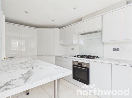 3 bedroom Detached house to let in Albert Reed Gardens, Tovil, Maidstone, ME15