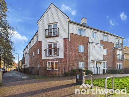 1 bedroom Flat for sale in Sir Henry Brackenbury Road, Repton Park, Ashford, TN23