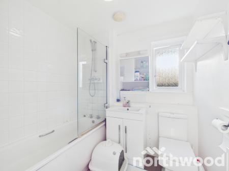 1 bedroom Flat for sale in Sir Henry Brackenbury Road, Repton Park, Ashford, TN23