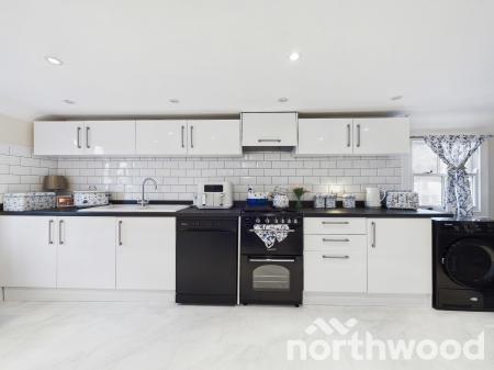 3 bedroom Character Property for sale in 1 Coronation Square, Romney Marsh, Lydd, TN29