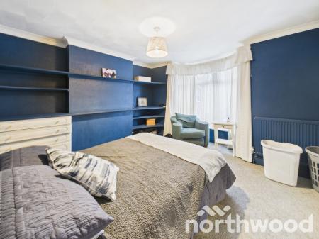 3 bedroom Terraced House for sale in Lower Queens Road, Town Centre, Ashford, TN24