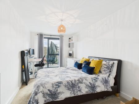 2 bedroom Flat for sale in George Street, Victoria Point, Ashford, TN23