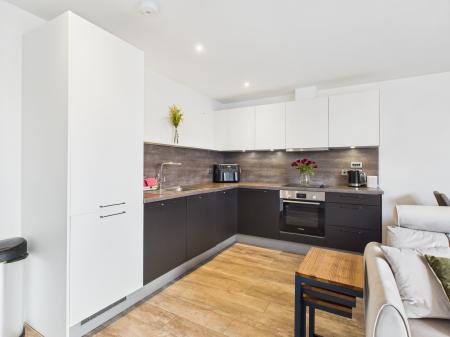 2 bedroom Flat for sale in George Street, Victoria Point, Ashford, TN23