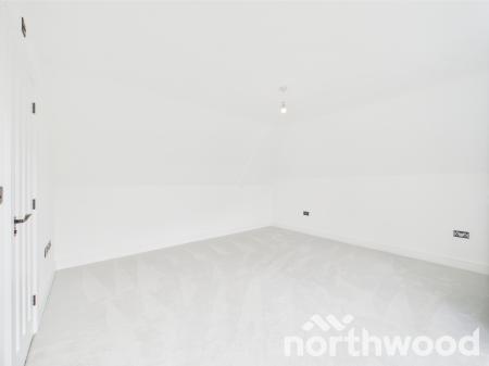 5 bedroom Detached house for sale in Meadow Farm, Great Chart, Ashford, TN23