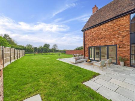 5 bedroom Detached house for sale in Meadow Farm, Great Chart, Ashford, TN23
