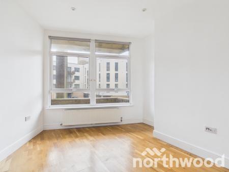 2 bedroom Flat to let in Park Street, Ashford, TN24