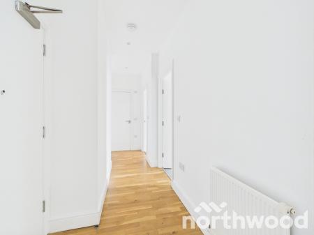 2 bedroom Flat to let in Park Street, Ashford, TN24