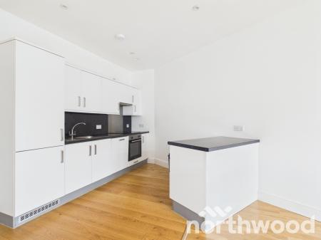 2 bedroom Flat to let in Park Street, Ashford, TN24