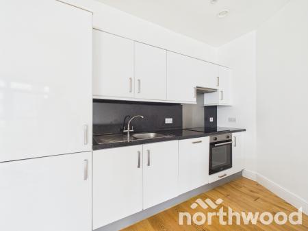 2 bedroom Flat to let in Park Street, Ashford, TN24