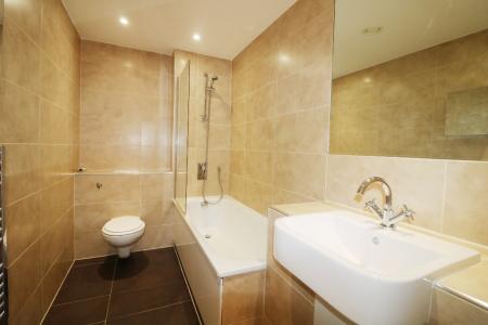 2 bedroom Flat to let in Park Street, Ashford, TN24