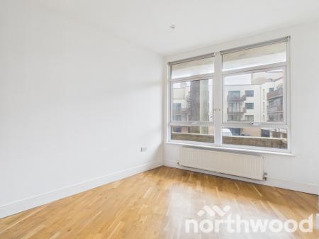 2 bedroom Flat to let in Park Street, Ashford, TN24