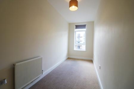 2 bedroom Flat to let in Park Street, Ashford, TN24