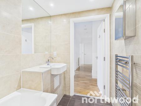 2 bedroom Flat to let in Park Street, Ashford, TN24