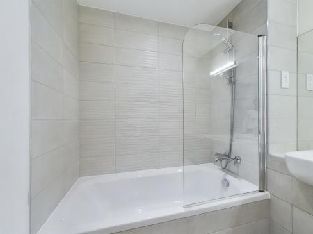 2 bedroom Flat to let in Hampton Place, Ashford, TN23