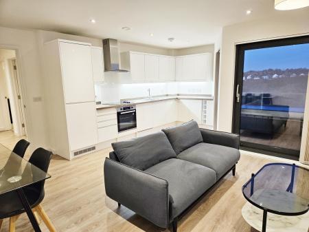 2 bedroom Flat to let in Hampton Place, Ashford, TN23