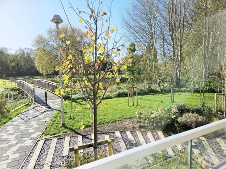 2 bedroom Flat to let in Hampton Place, Ashford, TN23