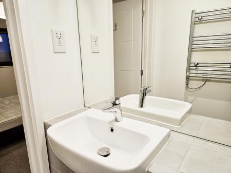 2 bedroom Flat to let in Hampton Place, Ashford, TN23