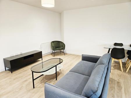 2 bedroom Flat to let in Hampton Place, Ashford, TN23