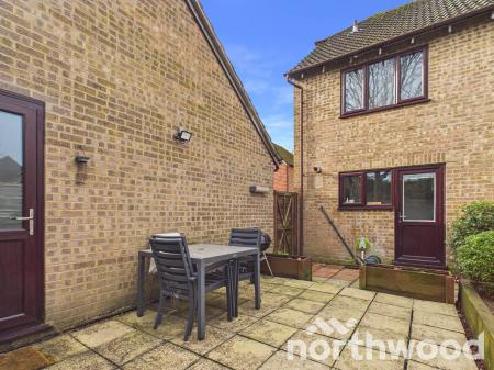 2 bedroom Semi-detached house for sale in Old Orchard, Singleton, Ashford, TN23