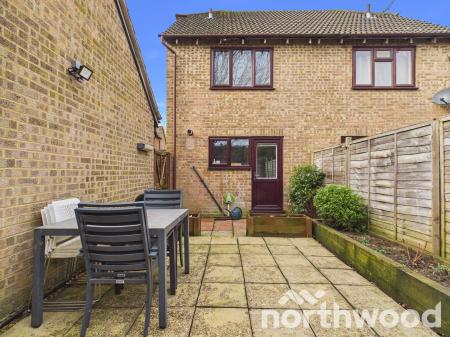 2 bedroom Semi-detached house for sale in Old Orchard, Singleton, Ashford, TN23