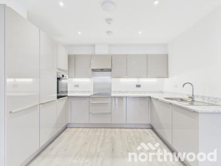 2 bedroom Flat to let in Highwood Drive, Chilmington Lakes, Ashford, TN23