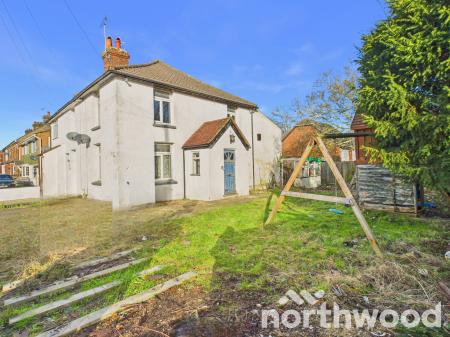 3 bedroom Terraced House for sale in Canterbury Road, Willesborough, Ashford, TN24