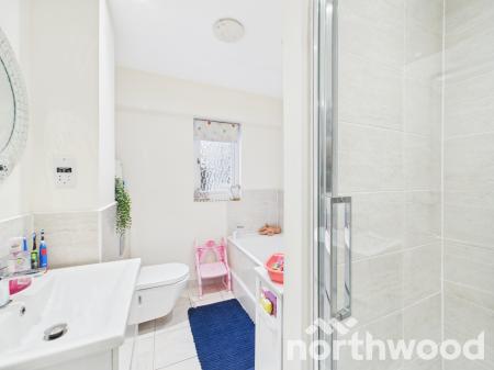 4 bedroom Town house for sale in Campion Close, Ashford, TN25