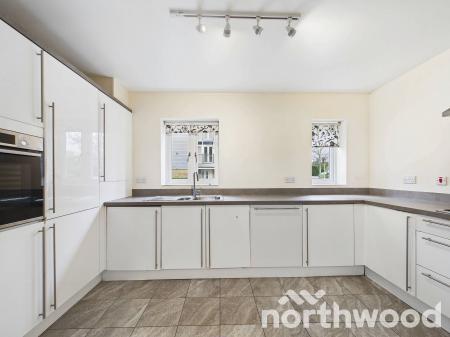 4 bedroom Town house for sale in Campion Close, Ashford, TN25