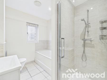 4 bedroom Town house for sale in Campion Close, Ashford, TN25