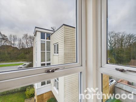 4 bedroom Town house for sale in Campion Close, Ashford, TN25