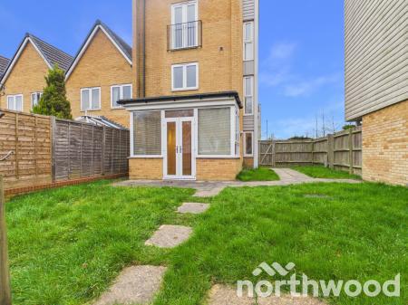 4 bedroom Town house for sale in Campion Close, Ashford, TN25