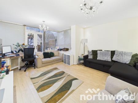 4 bedroom Town house for sale in Campion Close, Ashford, TN25