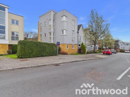 4 bedroom Town house for sale in Campion Close, Ashford, TN25