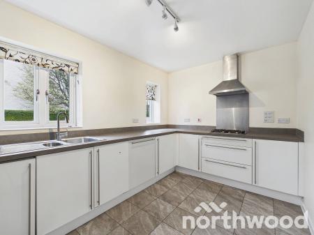 4 bedroom Town house for sale in Campion Close, Ashford, TN25