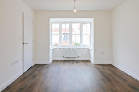 4 bedroom Detached house to let in Kestrel Drive, Finberry, Ashford, TN25