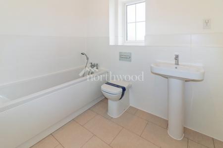 4 bedroom Detached house to let in Kestrel Drive, Finberry, Ashford, TN25