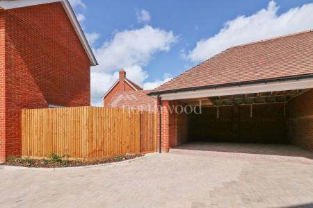 4 bedroom Detached house to let in Kestrel Drive, Finberry, Ashford, TN25